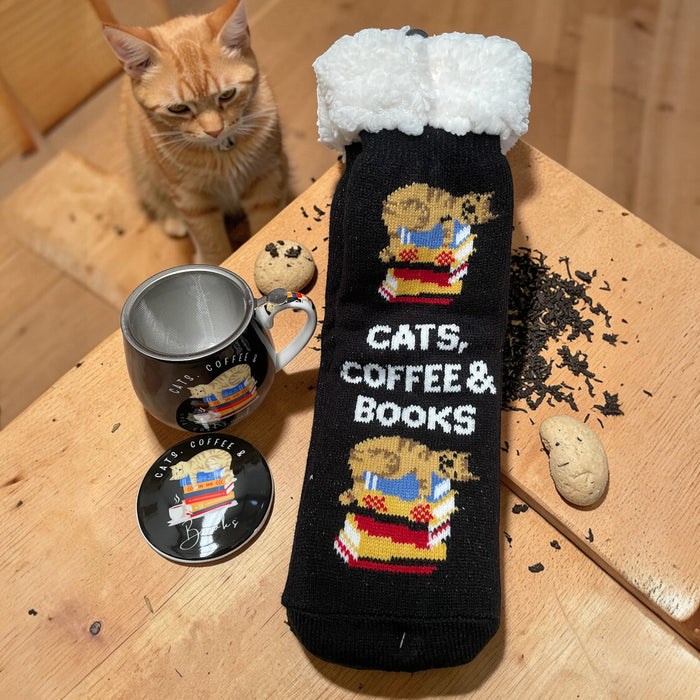 Cats, Coffee & Books Gift Set – Cosy Socks + Mug & Tea Infuser
