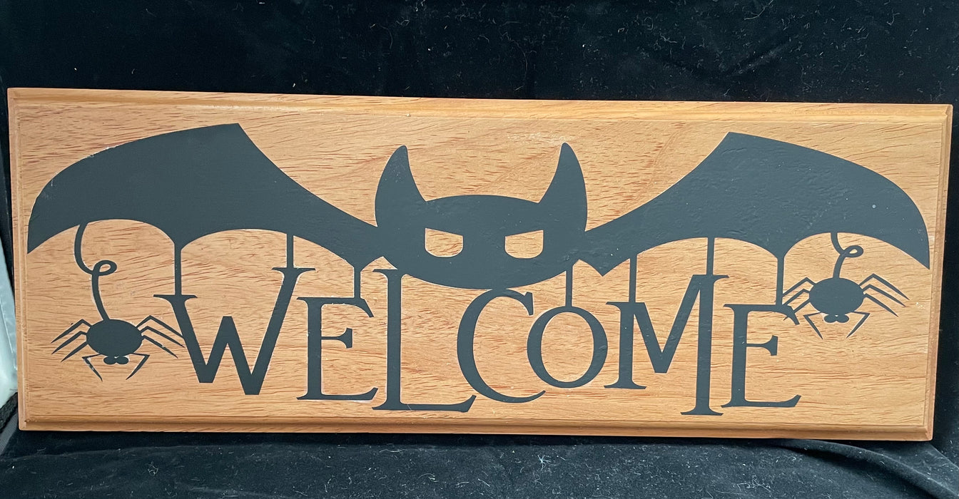 Halloween Welcome Bat Sign