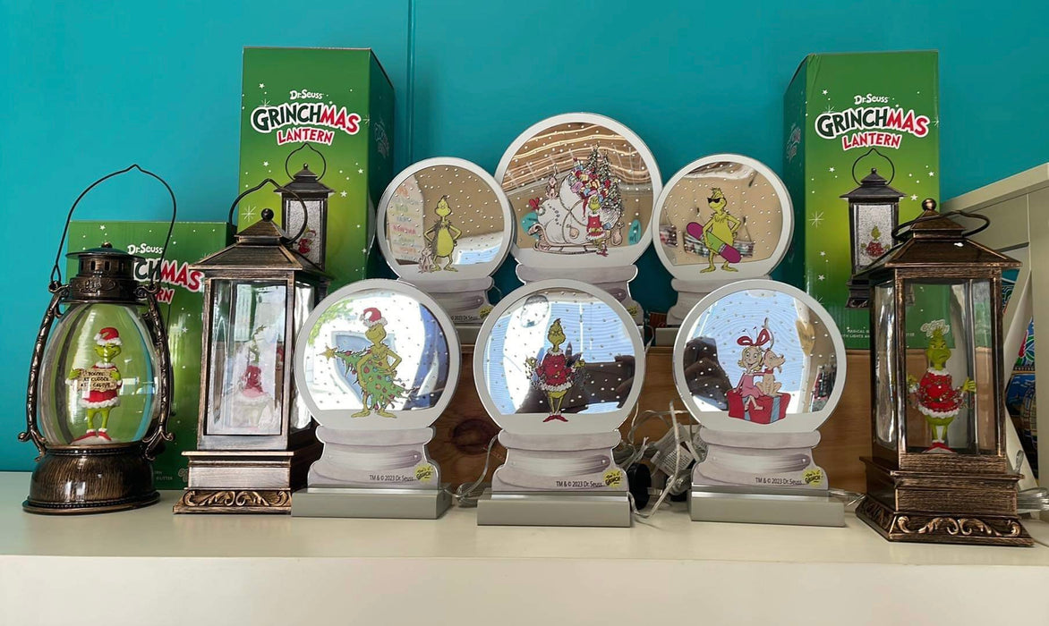 Dr Seuss Grinch and Garland Infinity Snow Globe - 20cm